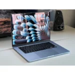 لپ‌تاپ اپل مدل MacBook Air MW1L3 2025 LLA با پردازنده Apple M4، رم 16GB، حافظه SSD با ظرفیت 256GB، نمایشگر 15.3 اینچ Retina، دارای نور پس‌زمینه کیبورد، حسگر اثر انگشت، سیستم‌عامل Apple Mac OS